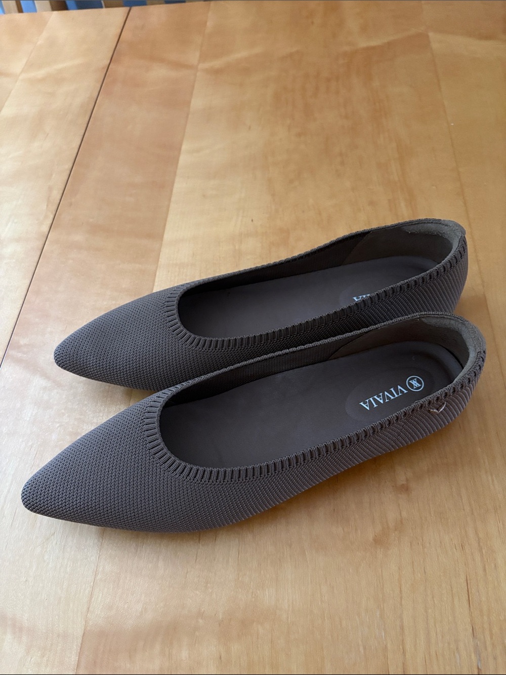 Vivaia Pointed Toe Taupe Flats 42
